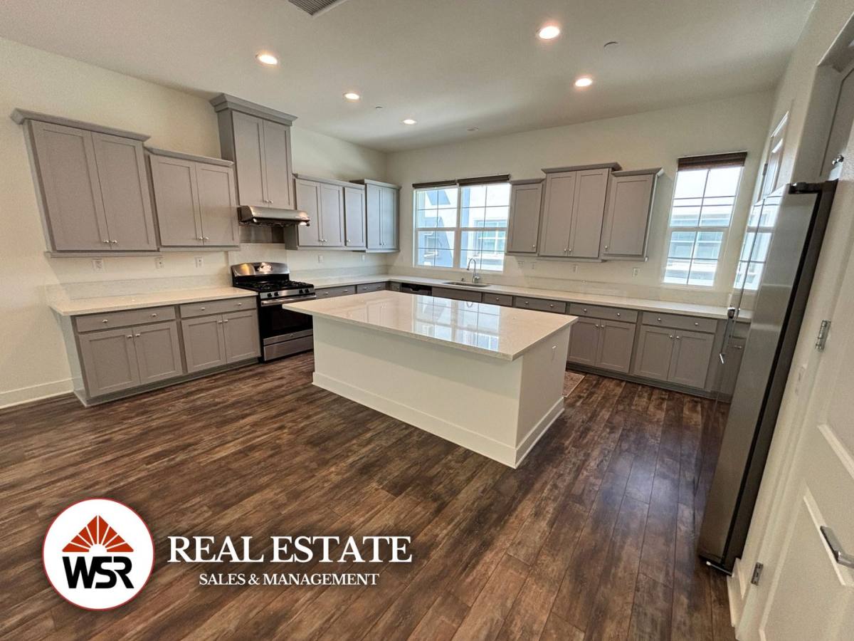 Townhouse for rent at 15886 Ellington Way, Chino Hills, CA 91709