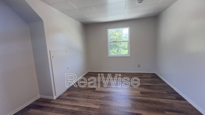 House for rent at 335 W Birch Court, Roseburg, OR 97471