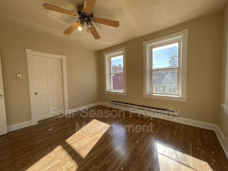 Apartment for rent at 616 W Franklin St #2, Hagerstown, MD 21740