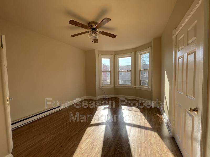 Apartment for rent at 616 W Franklin St #2, Hagerstown, MD 21740