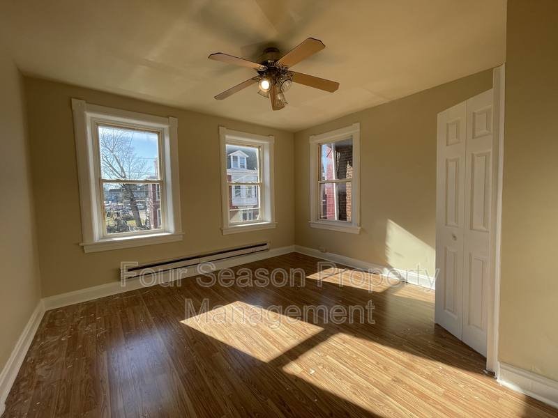 Apartment for rent at 616 W Franklin St #2, Hagerstown, MD 21740