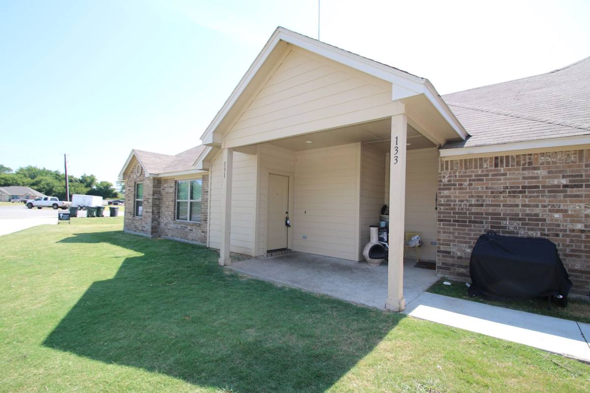 Apartment for rent at 131 Sunburst Court, Weatherford, TX 76087