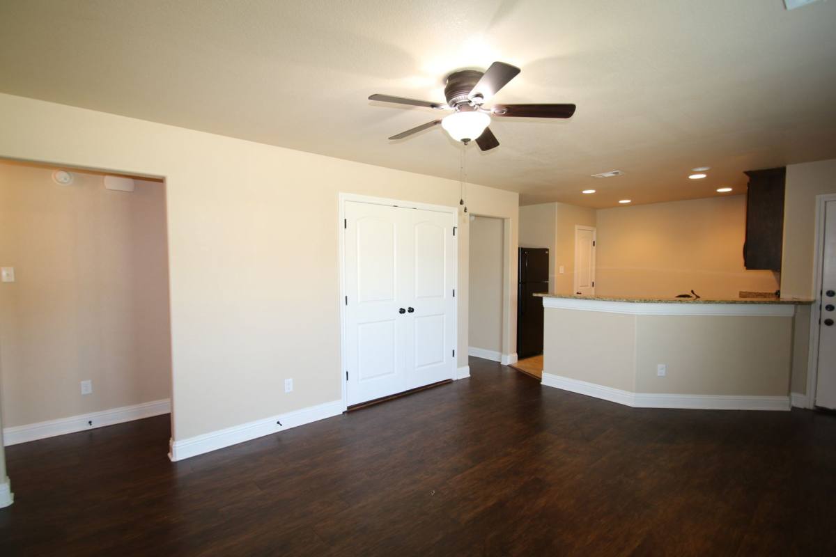 Apartment for rent at 131 Sunburst Court, Weatherford, TX 76087