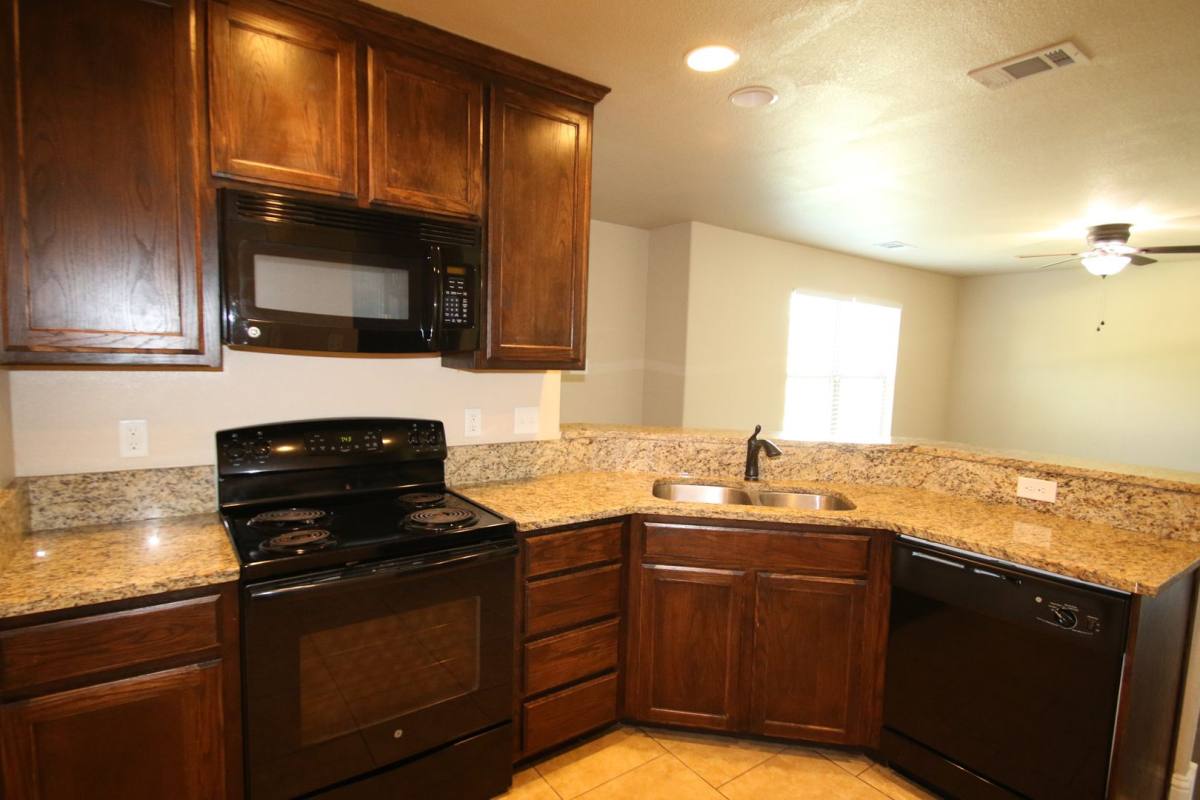 Apartment for rent at 131 Sunburst Court, Weatherford, TX 76087