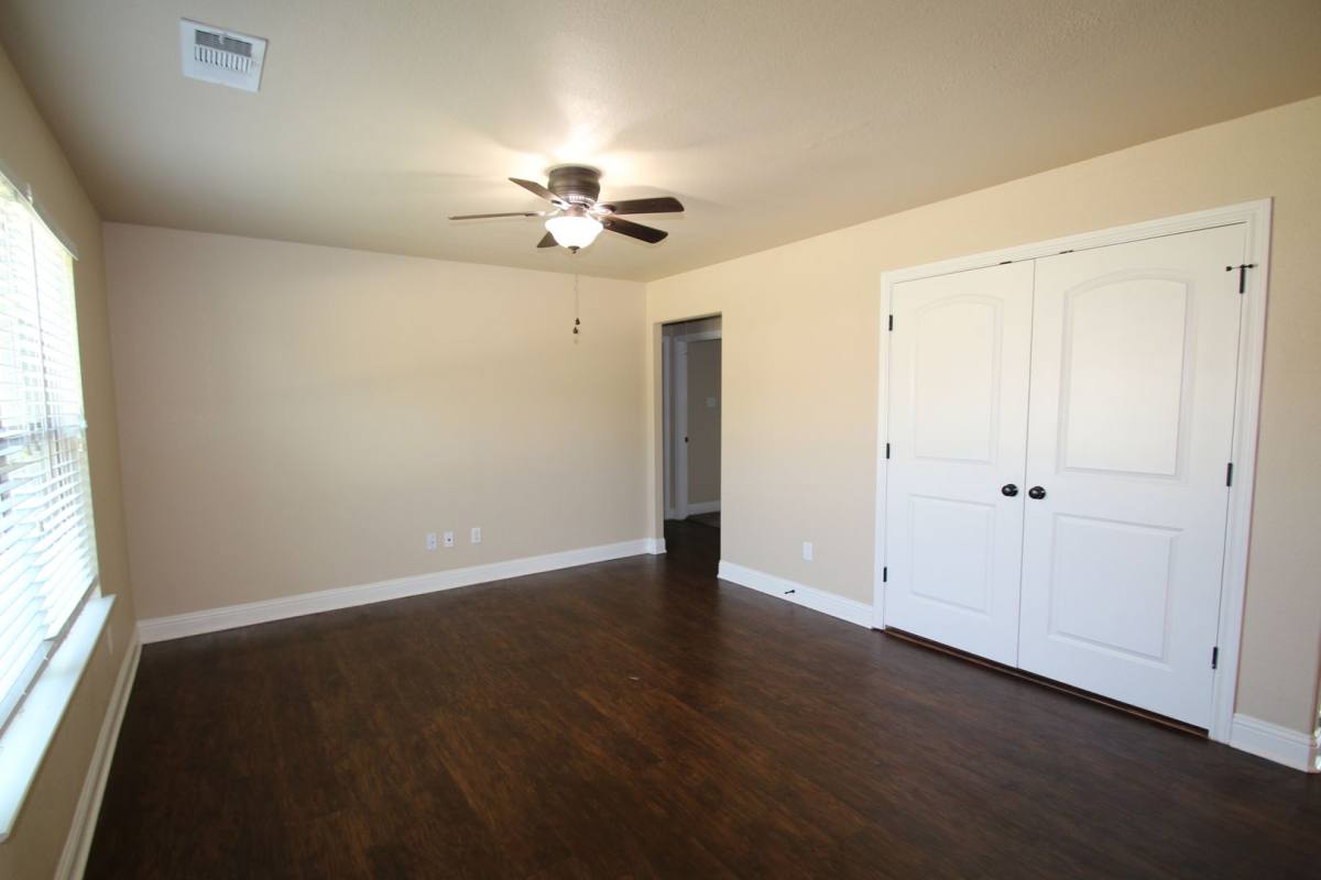 Apartment for rent at 131 Sunburst Court, Weatherford, TX 76087