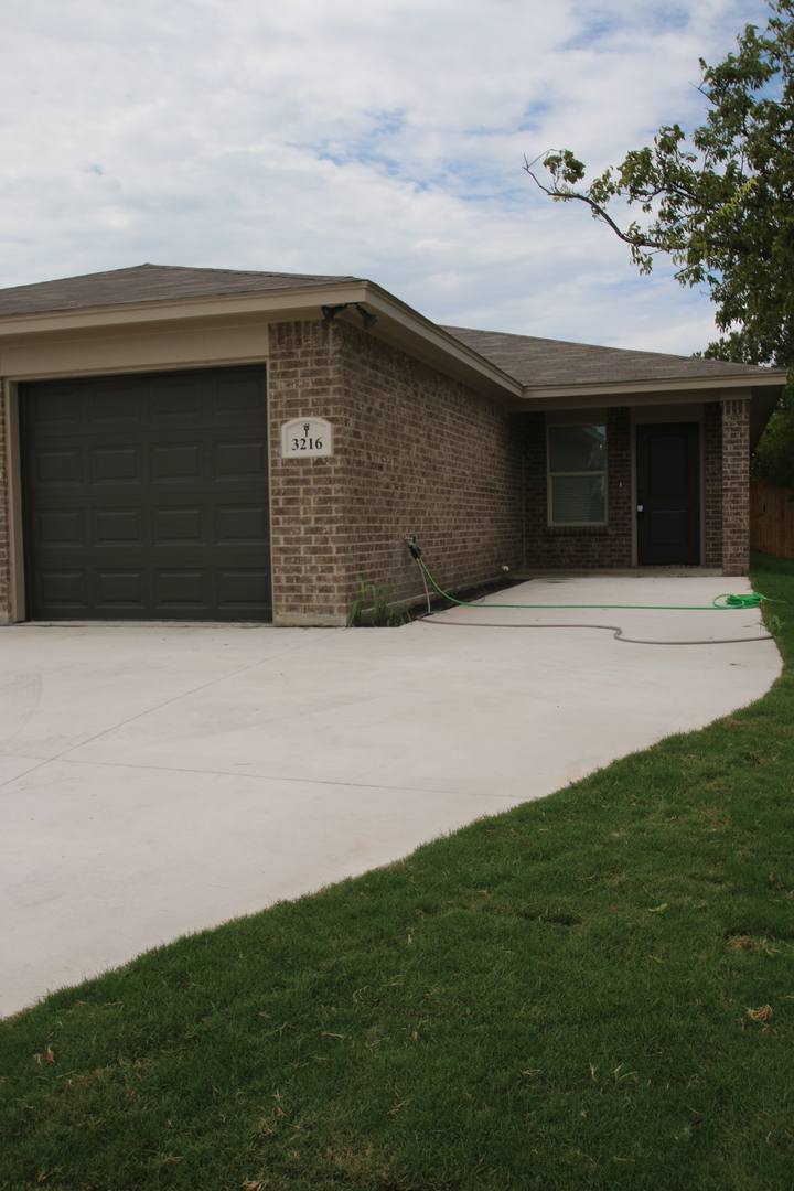 Apartment for rent at 3216-3218 Cherry Lane, Fort Worth, TX 76116