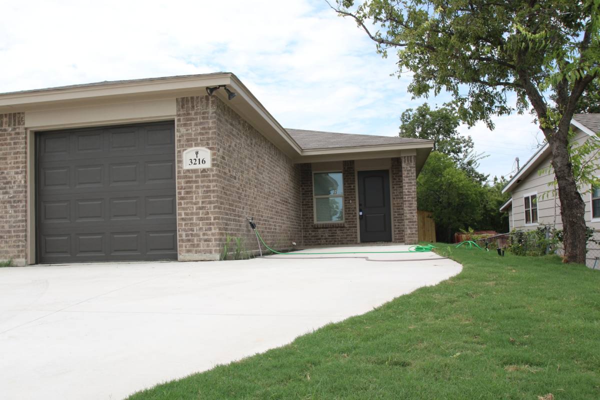Apartment for rent at 3216-3218 Cherry Lane, Fort Worth, TX 76116