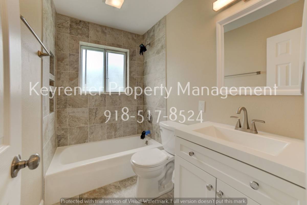 House for rent at 11621 N 103rd E Ave, Collinsville, OK 74021