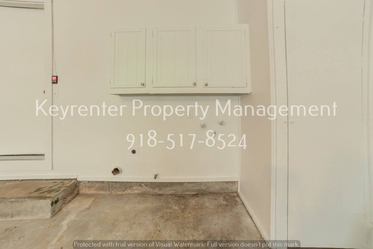 House for rent at 11621 N 103rd E Ave, Collinsville, OK 74021