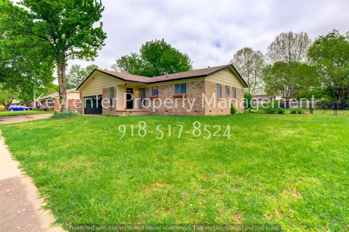House for rent at 11621 N 103rd E Ave, Collinsville, OK 74021
