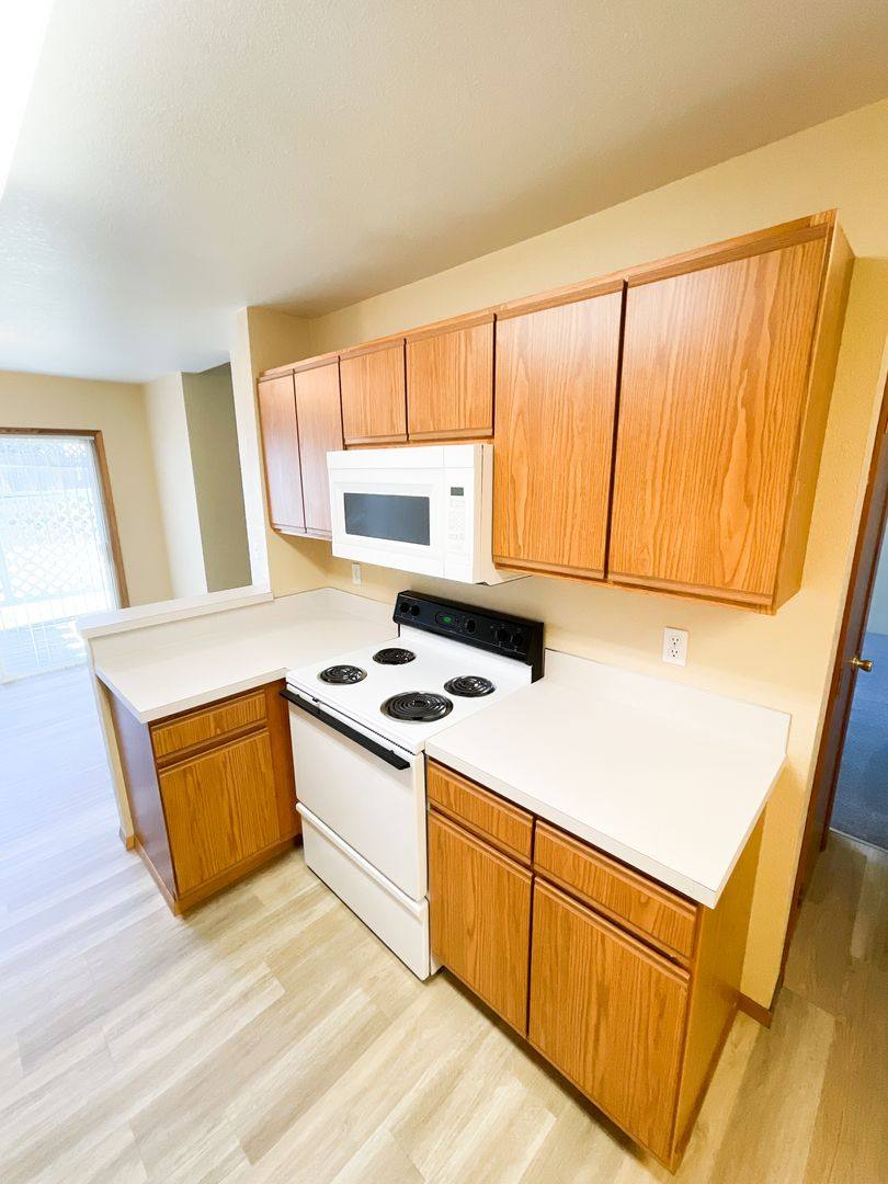 Apartment for rent at 5710-5712-5714-5716 Glenridge Way, Klamath Falls, OR 97603