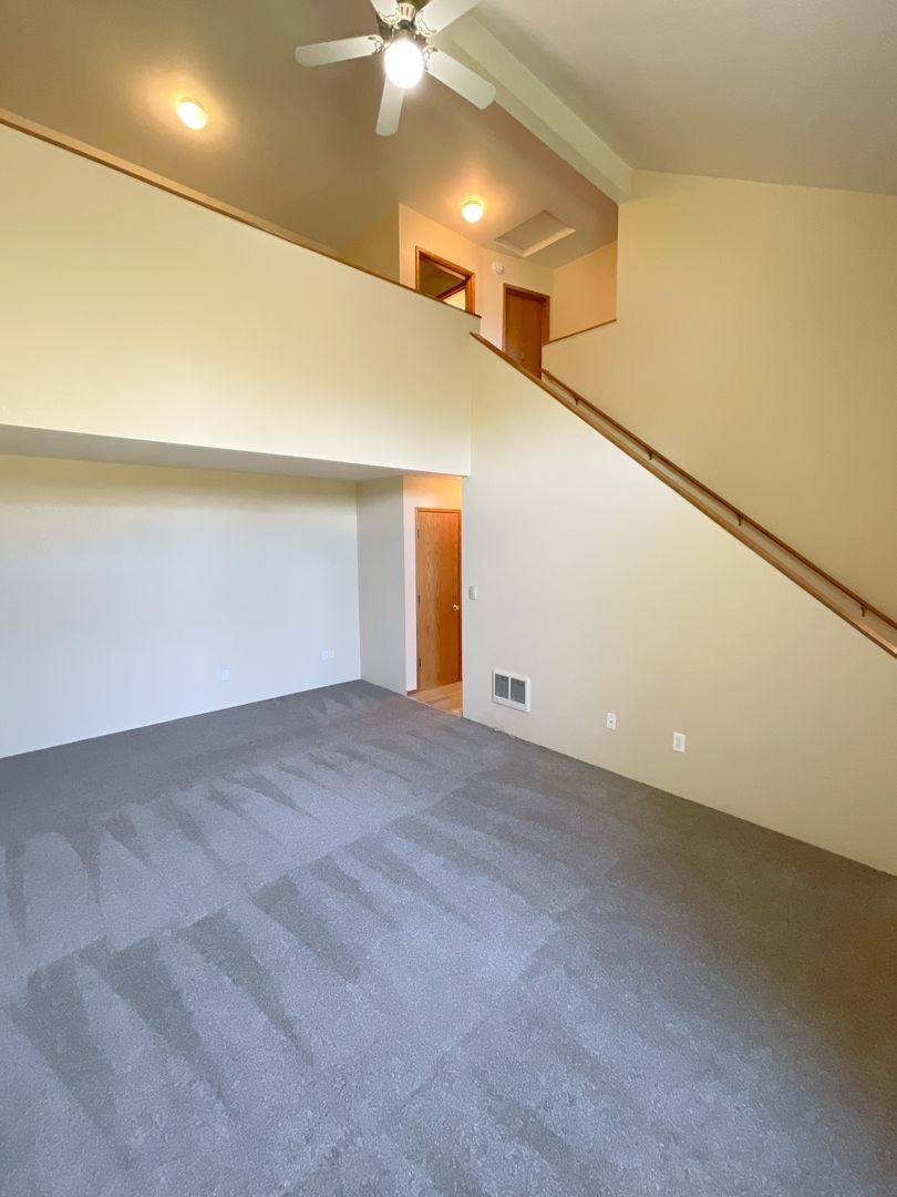 Apartment for rent at 5710-5712-5714-5716 Glenridge Way, Klamath Falls, OR 97603