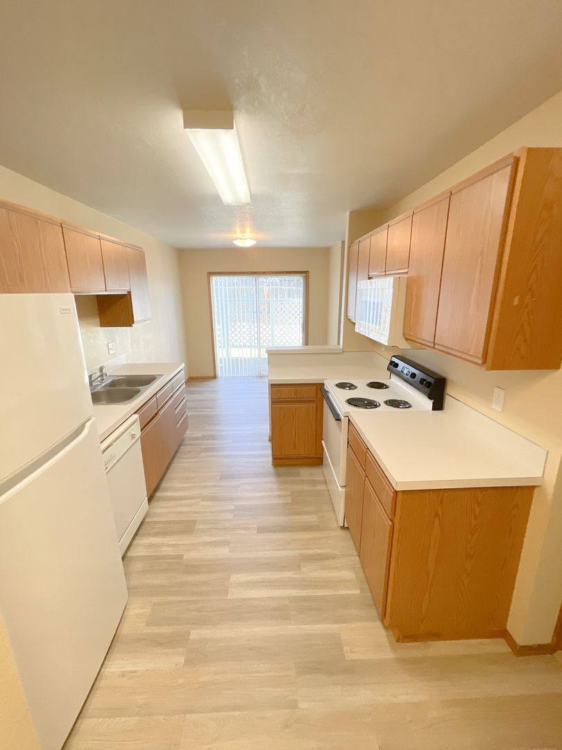 Apartment for rent at 5710-5712-5714-5716 Glenridge Way, Klamath Falls, OR 97603