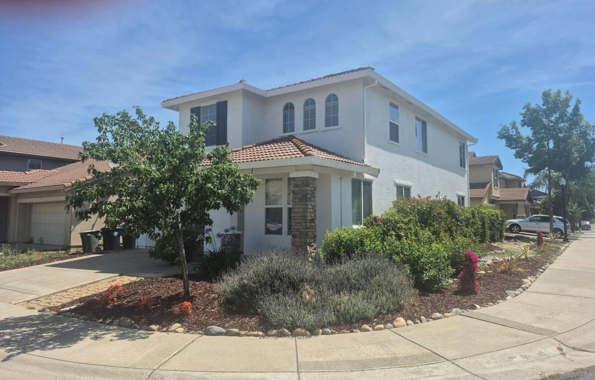 House for rent at 5040 Kankakee Dr, Sacramento, CA 95835