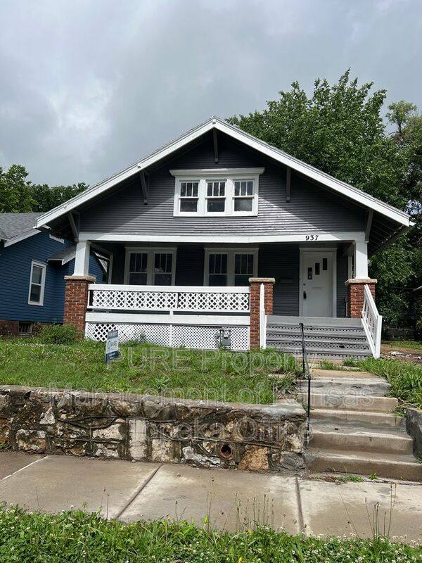 House for rent at 937 SW Jewell Ave, Topeka, KS 66606