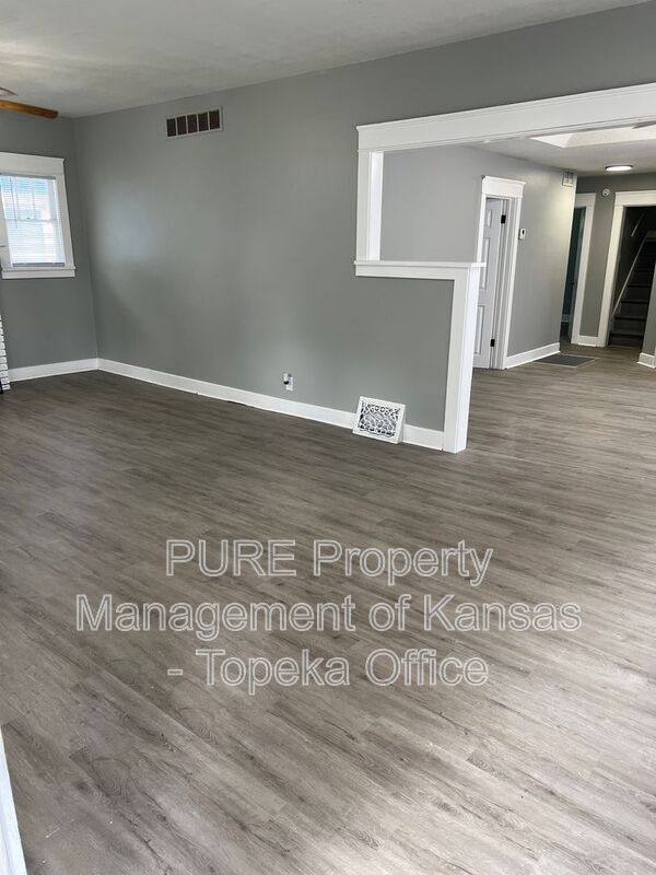 House for rent at 937 SW Jewell Ave, Topeka, KS 66606