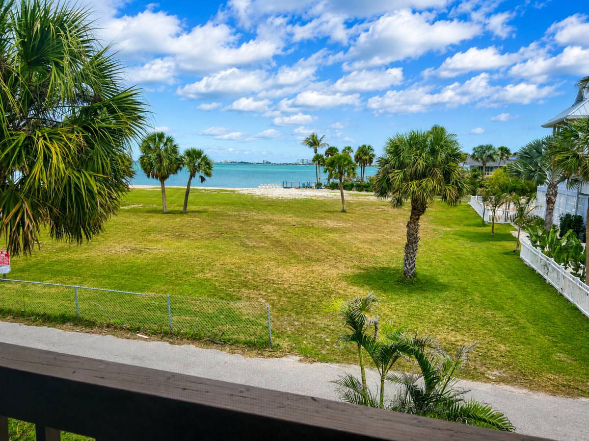 Apartment for rent at 212 Pass Key Rd, Sarasota, FL 34242