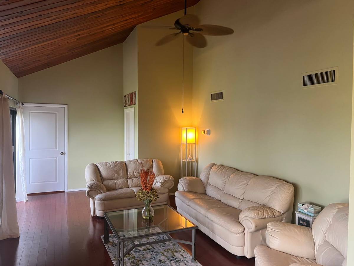 Apartment for rent at 212 Pass Key Rd, Sarasota, FL 34242