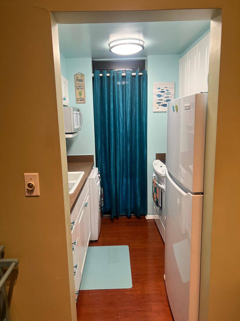 Apartment for rent at 212 Pass Key Rd, Sarasota, FL 34242