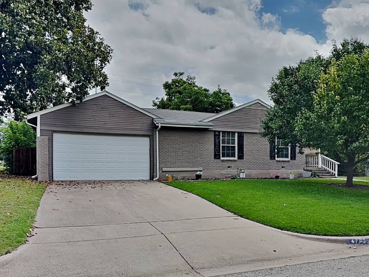House for rent at 4705 Selkirk Dr, Fort Worth, TX 76109