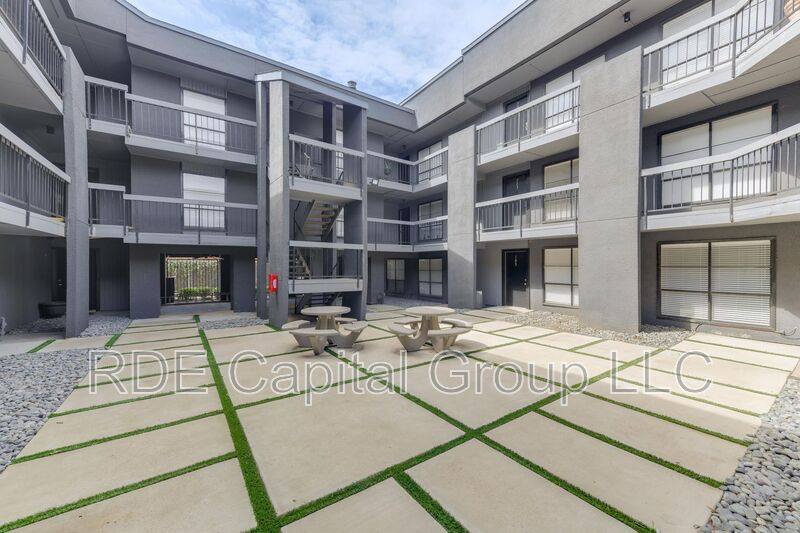 Apartment for rent at 2722 Throckmorton St #210, Dallas, TX 75219