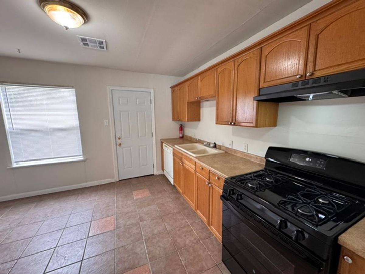 House for rent at 911 Nebraska St, Norman, OK 73069
