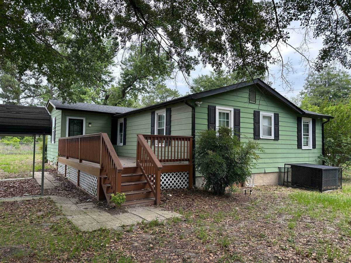 House for rent at 420 W Mountain Dr, Fayetteville, NC 28306