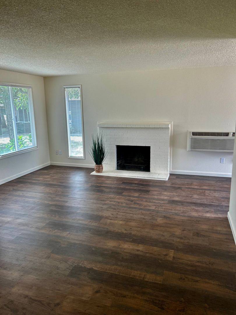 Apartment for rent at 1208 Newberg Highway, Woodburn, OR 97071