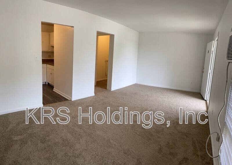 Apartment for rent at 416 S W St #9, Petersburg, VA 23803