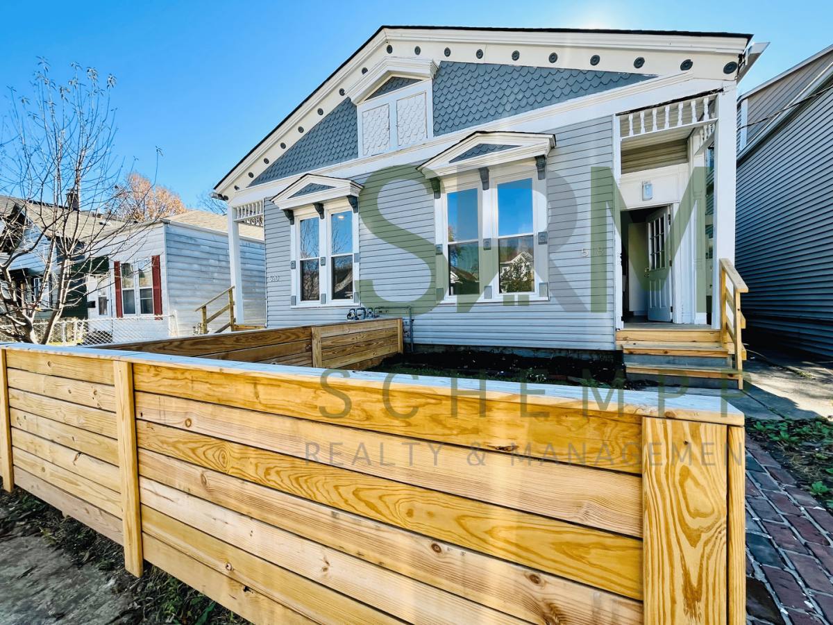 Apartment for rent at 518-520 Camp St, Louisville, KY 40203