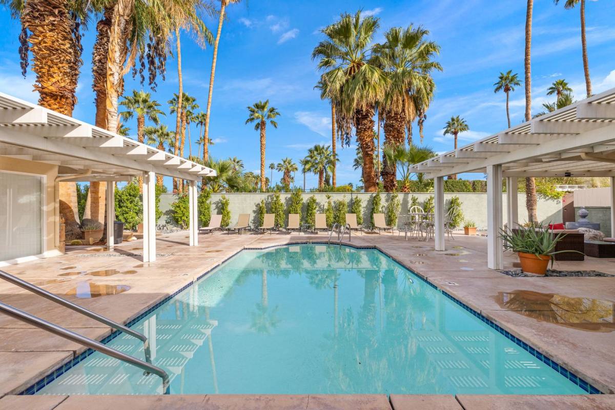 Apartment for rent at 1425 S Via Soledad, Palm Springs, CA 92264