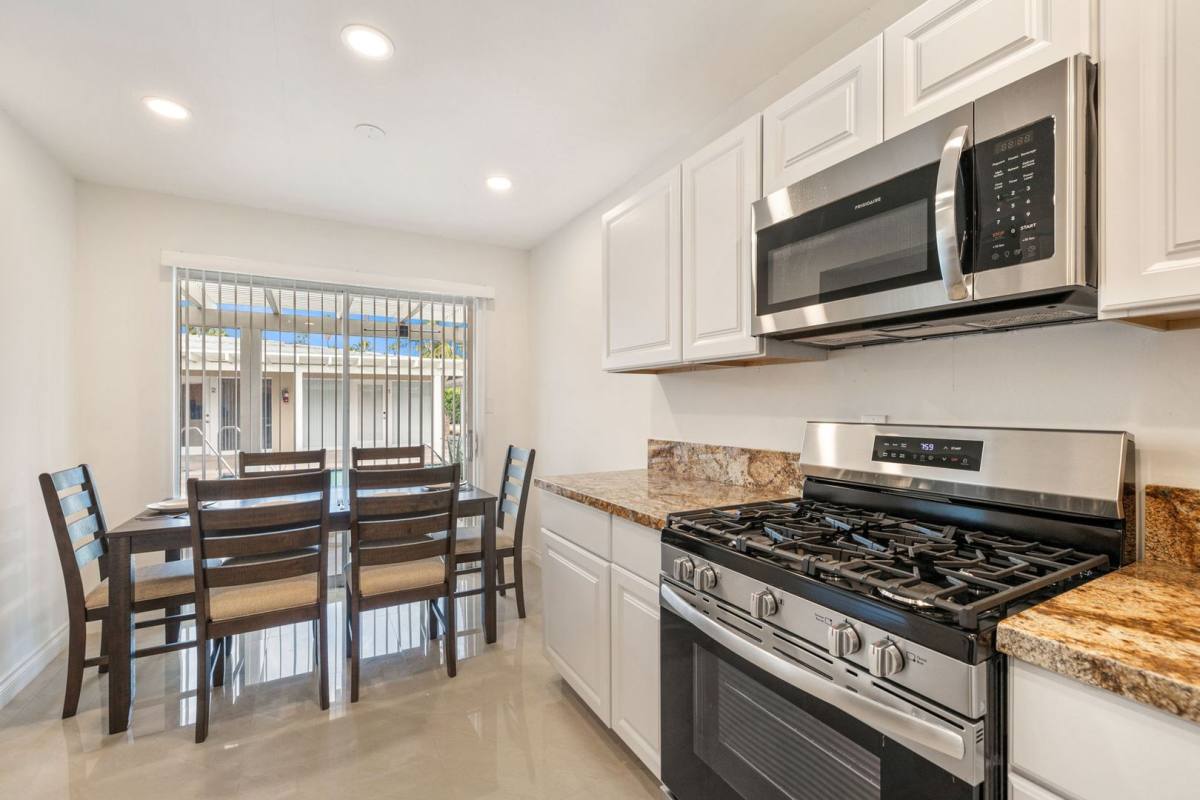 Apartment for rent at 1425 S Via Soledad, Palm Springs, CA 92264
