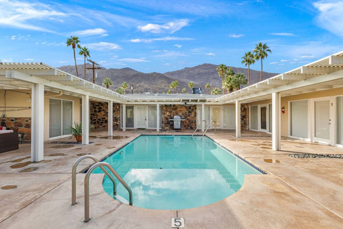 Apartment for rent at 1425 S Via Soledad, Palm Springs, CA 92264