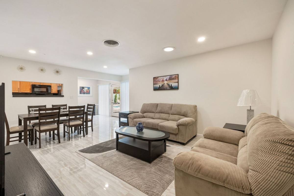 Apartment for rent at 1425 S Via Soledad, Palm Springs, CA 92264