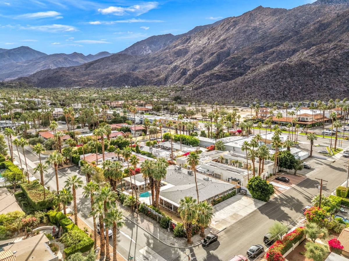 Apartment for rent at 1425 S Via Soledad, Palm Springs, CA 92264