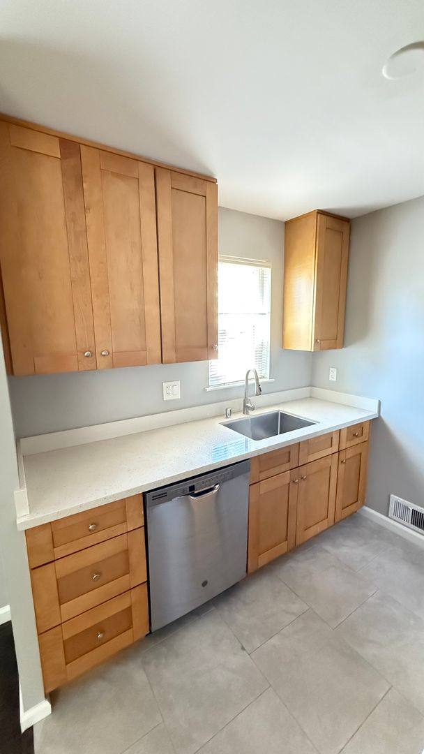Apartment for rent at 610 Ansel Rd, San Mateo, CA 94401