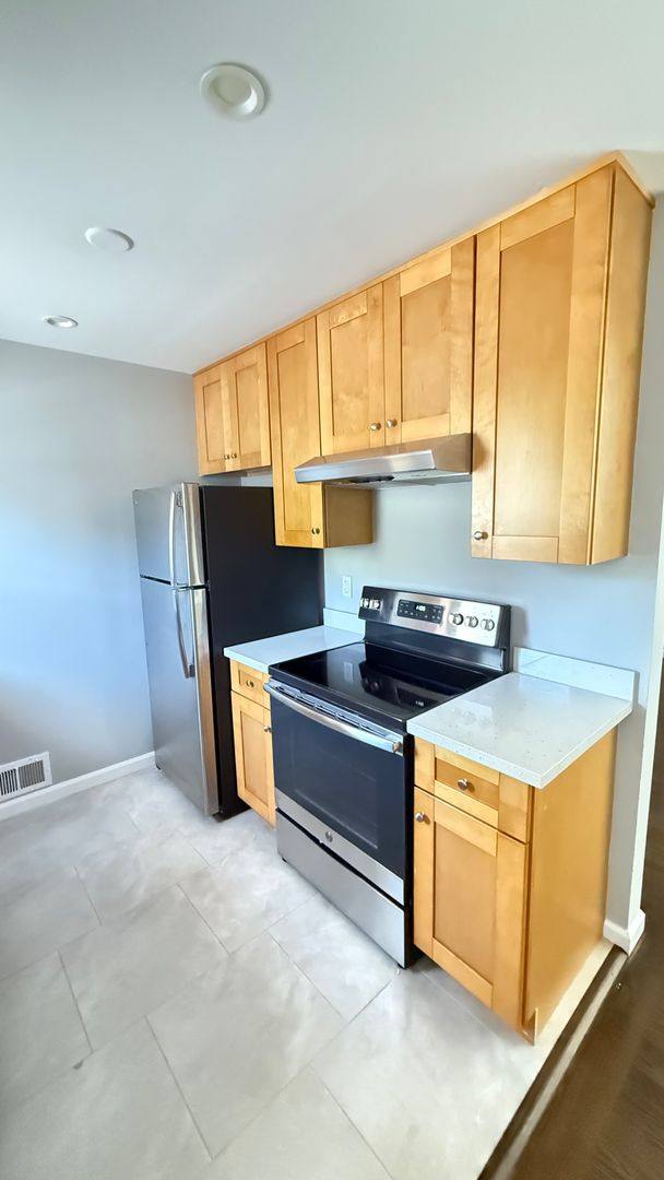 Apartment for rent at 610 Ansel Rd, San Mateo, CA 94401