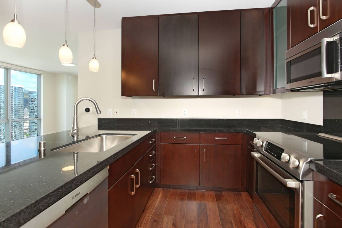 Apartment for rent at 1189 Waimanu St, Honolulu, HI 96814