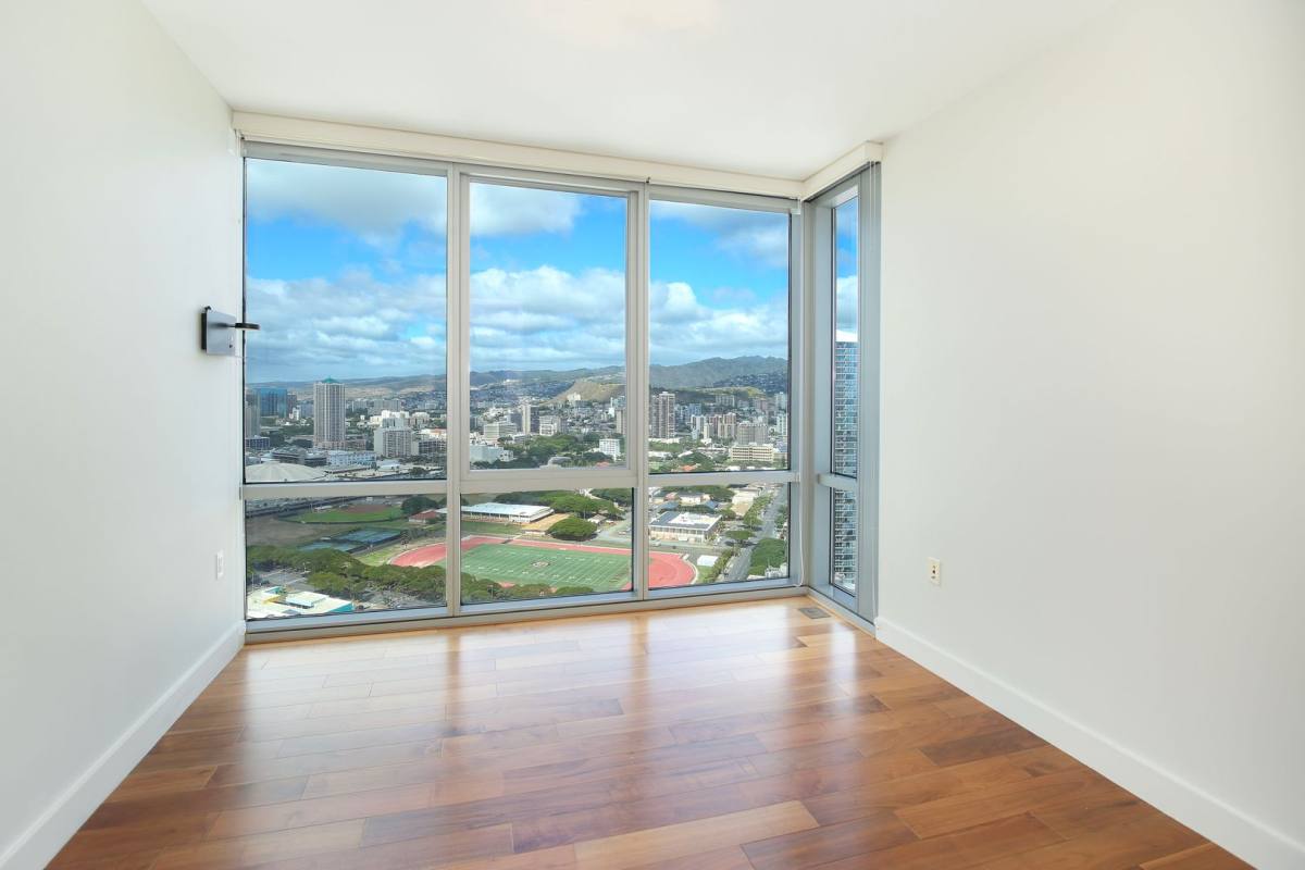 Apartment for rent at 1189 Waimanu St, Honolulu, HI 96814