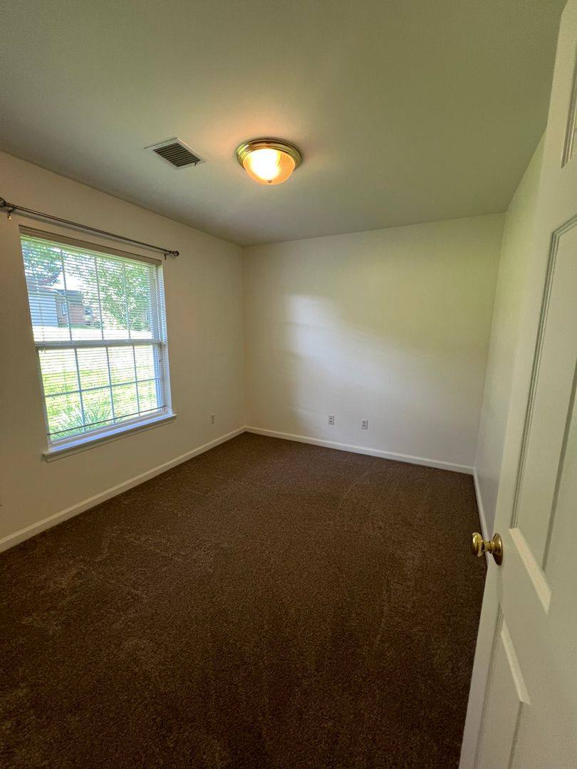 Apartment for rent at 9-12 Eastwick Lane, Carlisle, PA 17015