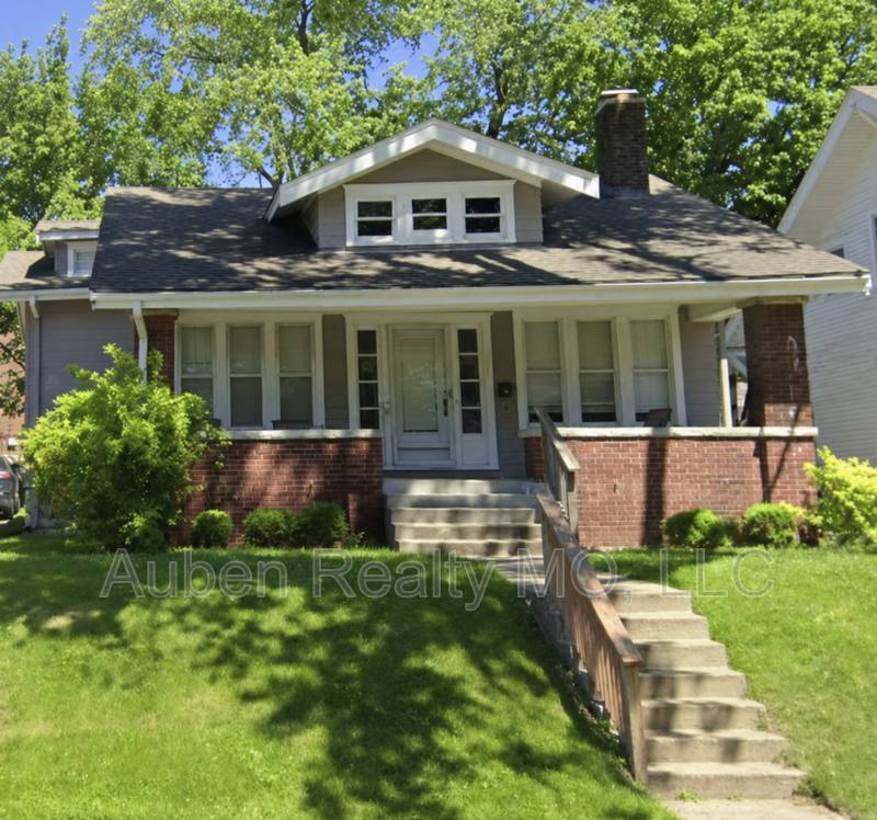 House for rent at 5315 Charlotte St, Kansas City, MO 64110