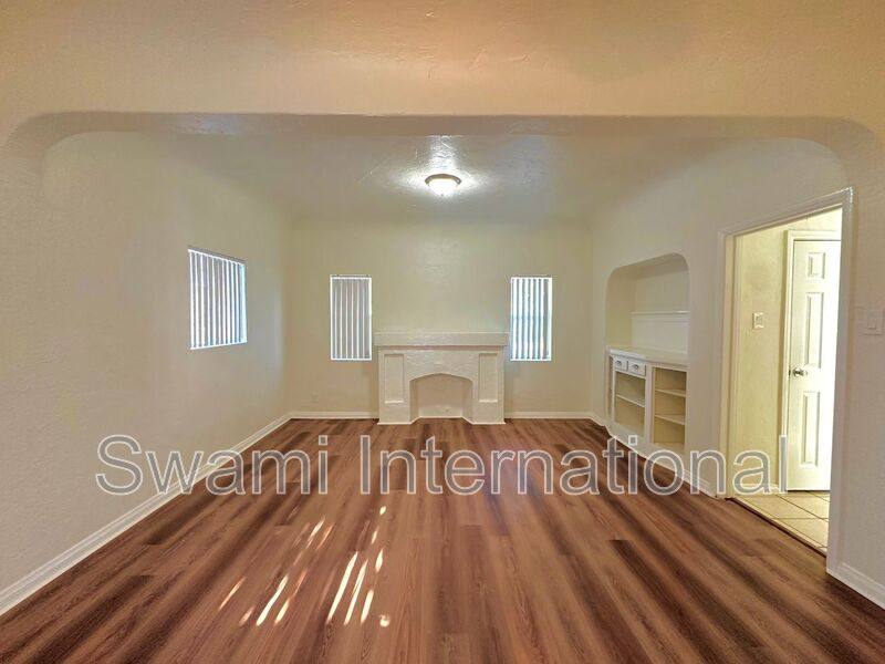 Apartment for rent at 2080 Chestnut Ave, Long Beach, CA 90806