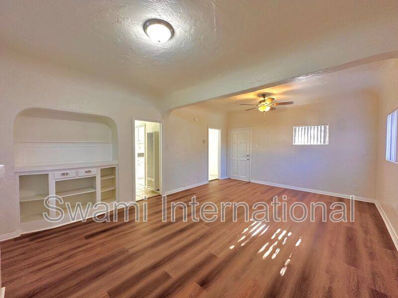 Apartment for rent at 2080 Chestnut Ave, Long Beach, CA 90806
