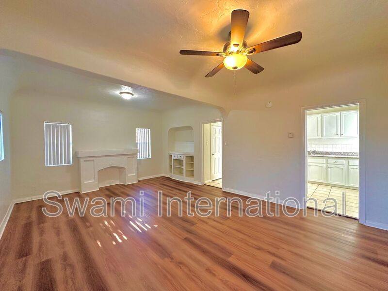 Apartment for rent at 2080 Chestnut Ave, Long Beach, CA 90806