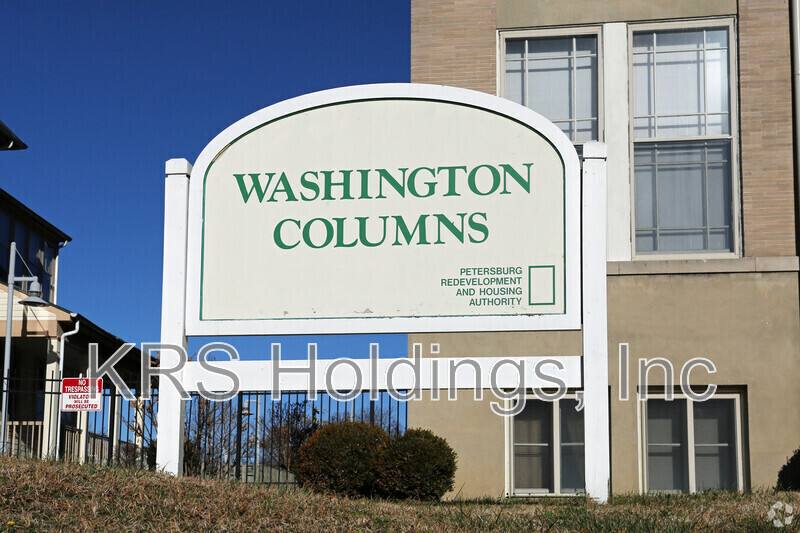 Apartment for rent at 647 W Washington St, Petersburg, VA 23803