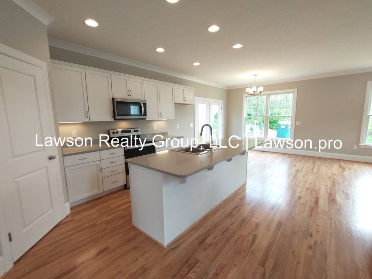 House for rent at 3602 Colonial Green Circle, Roanoke, VA 24018