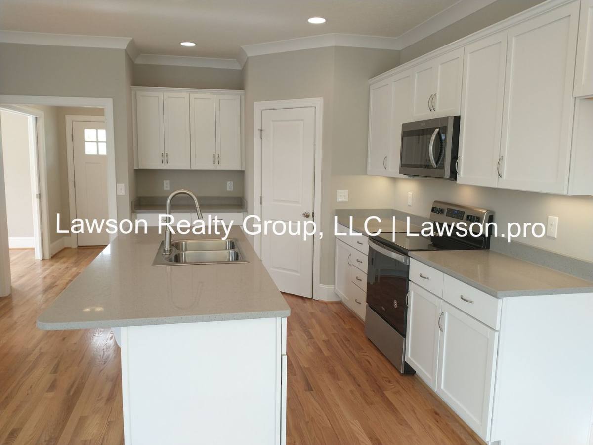 House for rent at 3602 Colonial Green Circle, Roanoke, VA 24018