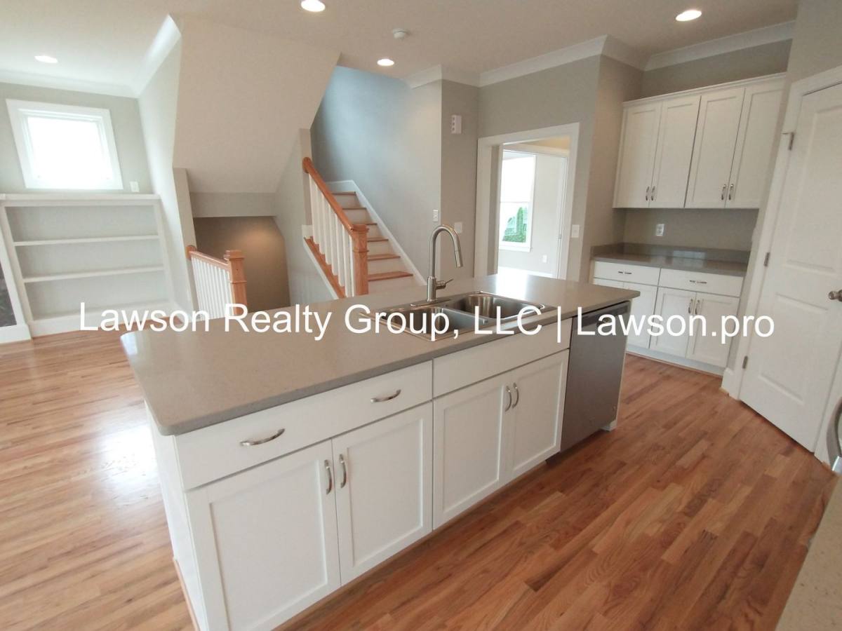 House for rent at 3602 Colonial Green Circle, Roanoke, VA 24018