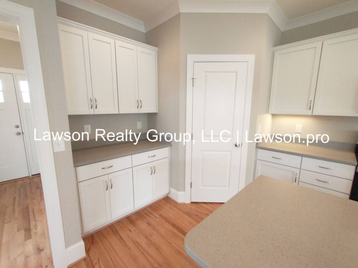 House for rent at 3602 Colonial Green Circle, Roanoke, VA 24018