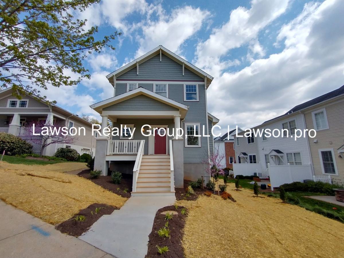 House for rent at 3602 Colonial Green Circle, Roanoke, VA 24018